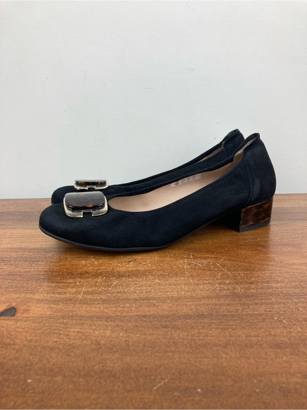 Sabrinas Made In Spain Black Suede Pumps Leopard Heel Size 40 Women’s 9.5.